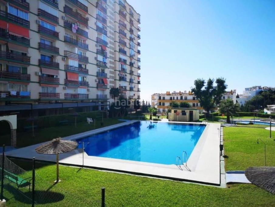 Estudio Con Vista Al Mar A 200 Mts De La Playa Benalmádena Exterior foto