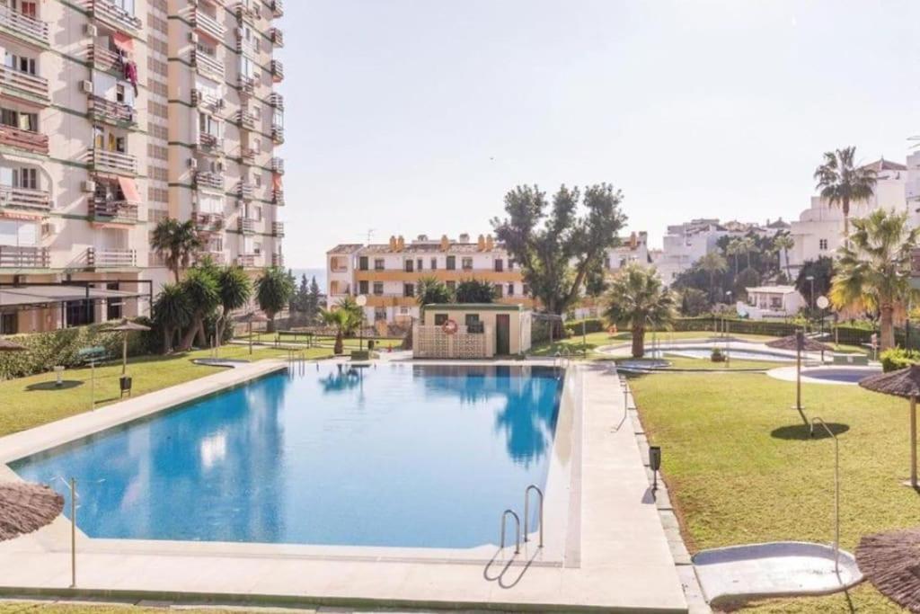 Estudio Con Vista Al Mar A 200 Mts De La Playa Benalmádena Exterior foto