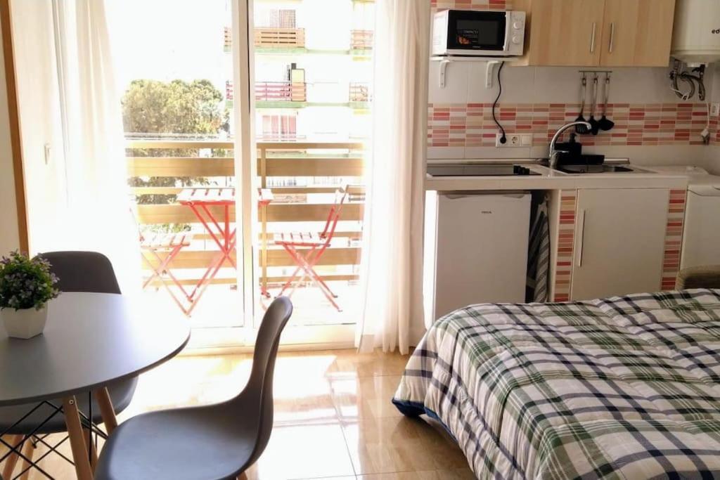Estudio Con Vista Al Mar A 200 Mts De La Playa Benalmádena Exterior foto